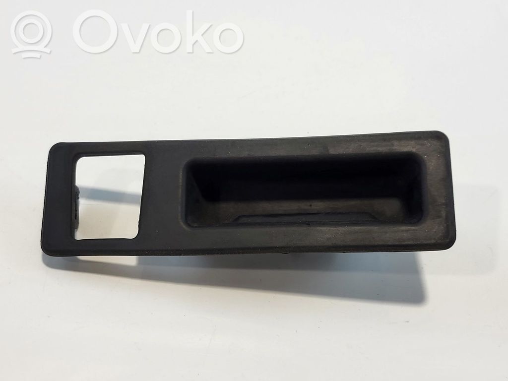 BMW 5 F10 F11 Buton deschidere portbagaj 