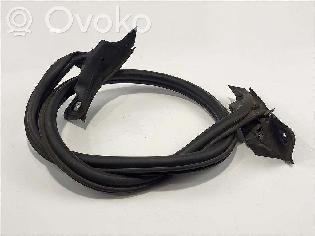 BMW 5 F10 F11 Uszczelka tylnej szyby klapy bagażnika 