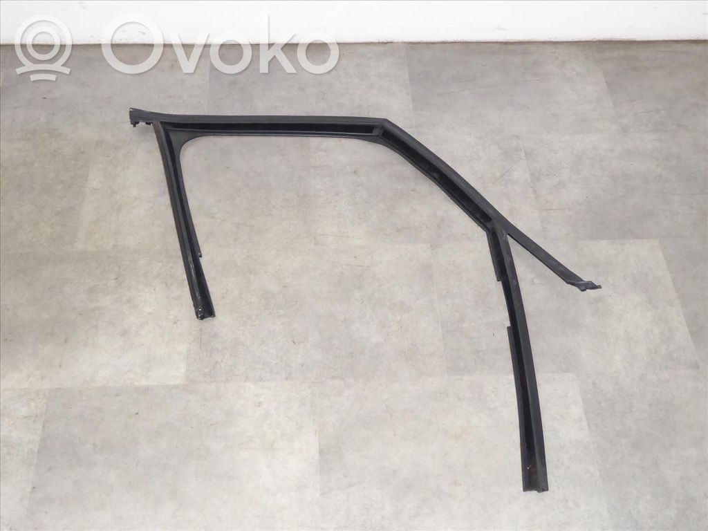 Mini Cooper Countryman F60 Ramka szyby drzwi przednich 