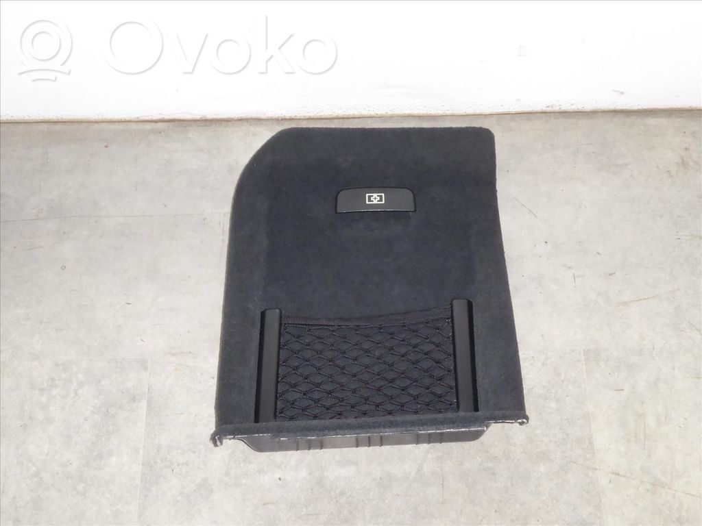 BMW X5 F15 Boczek / Tapicerka / bagażnika 
