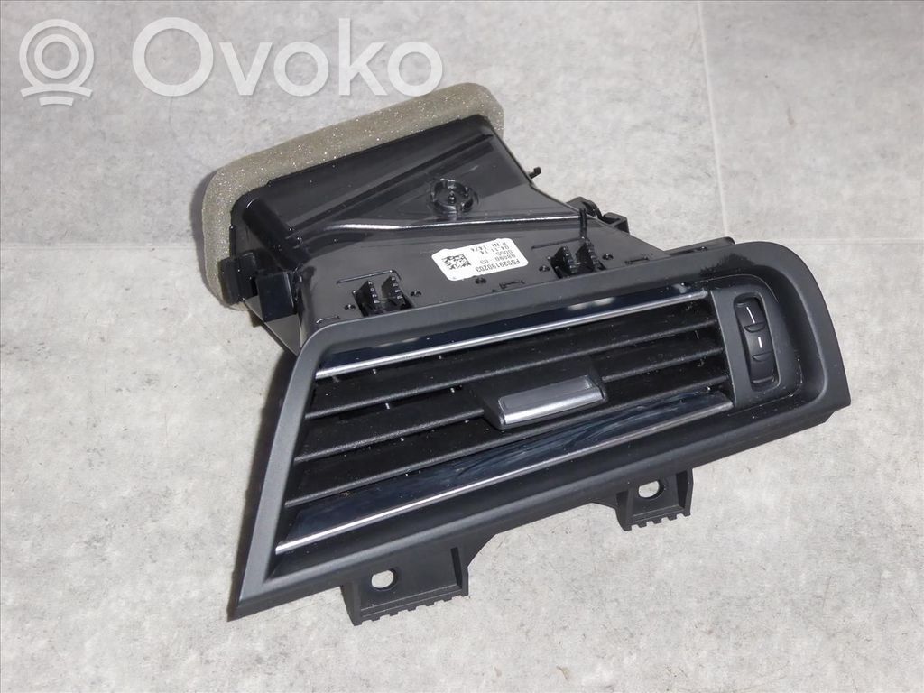 BMW 5 F10 F11 Boczna kratka nawiewu deski rozdzielczej 