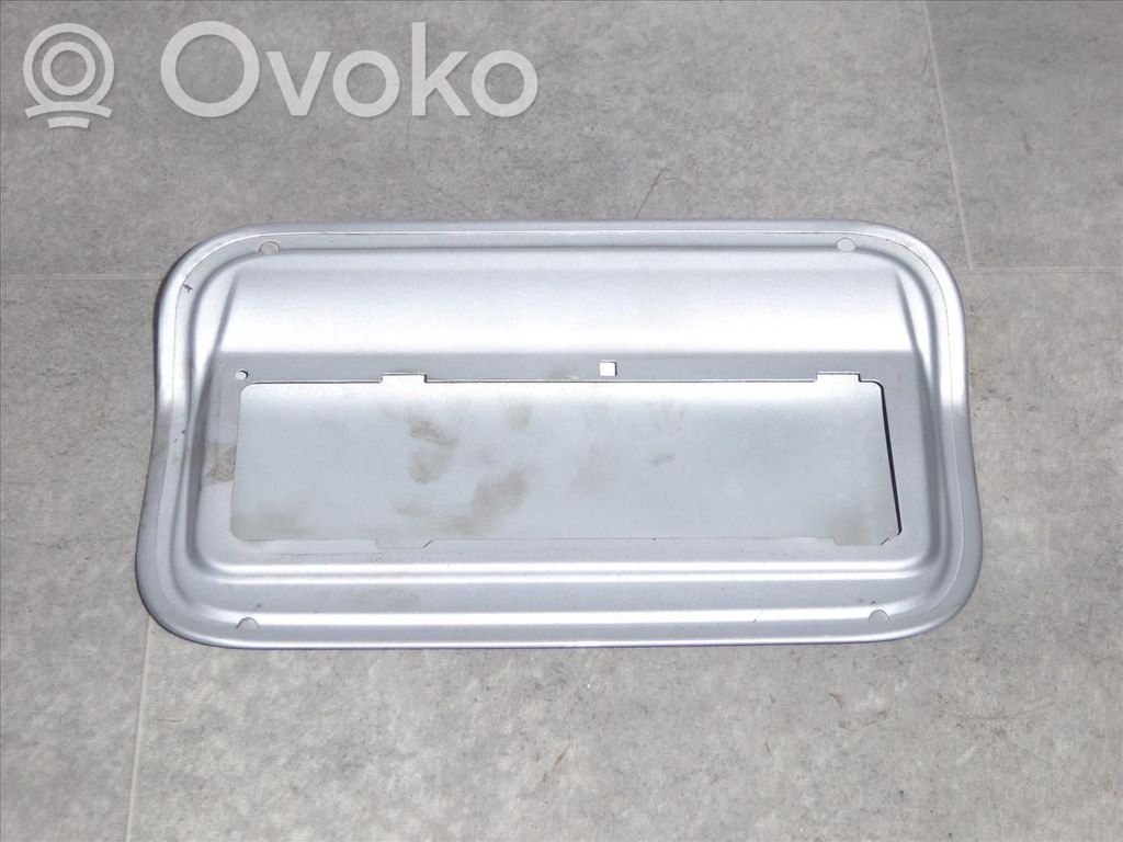 BMW 5 F10 F11 Tappo cornice del serbatoio 