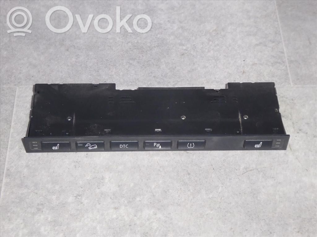 BMW X3 E83 Central console control unit 