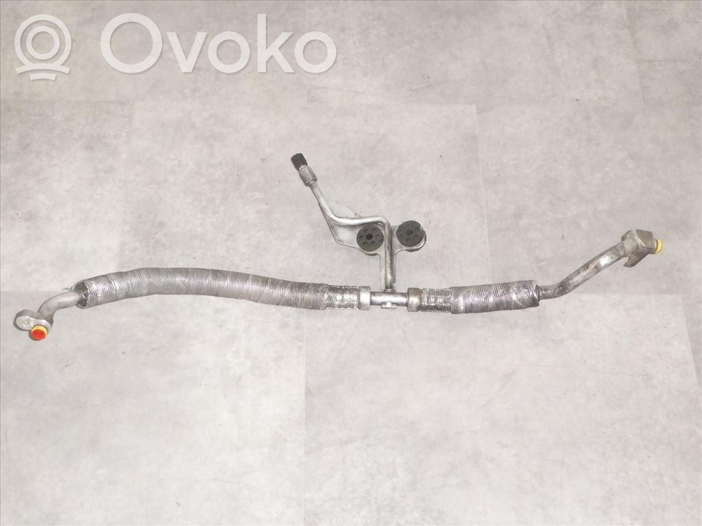 BMW 5 E60 E61 Ilmastointilaitteen putki (A/C) 