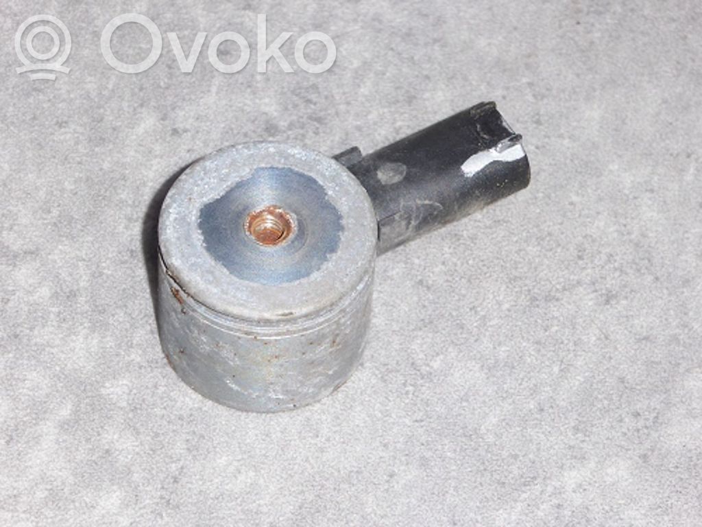 BMW 1 E81 E87 Apatinė dalis radiatorių panelės (televizoriaus) 