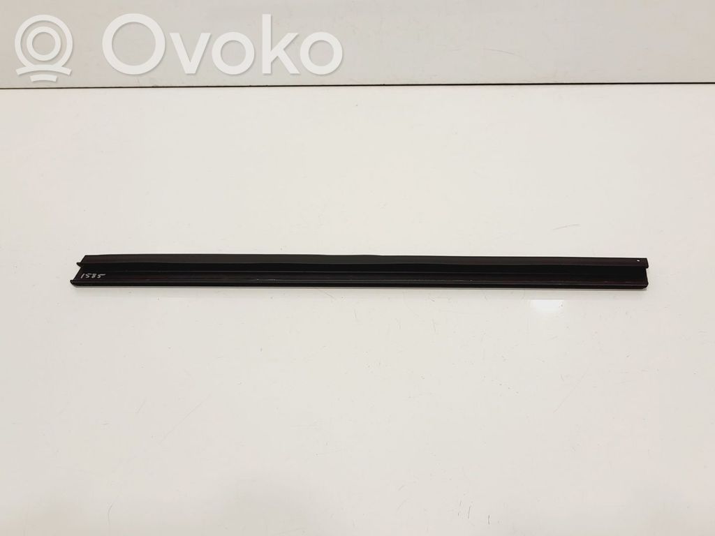 BMW X5 F15 Gumowa uszczelka drzwi tylnych 