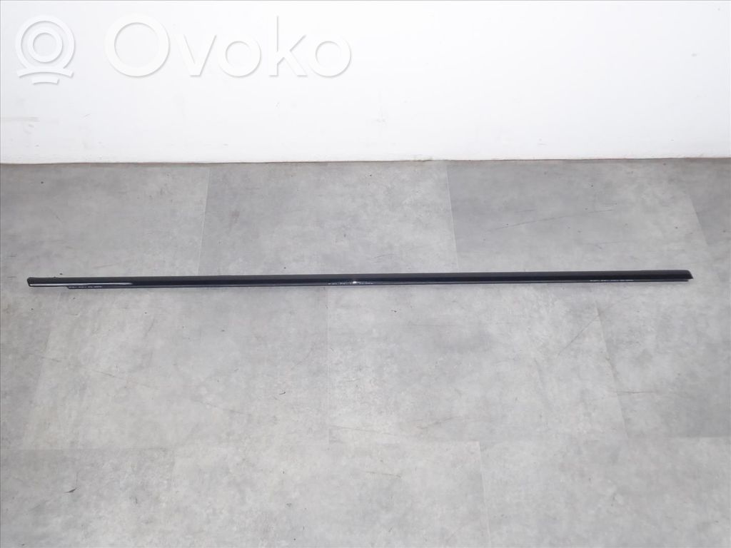BMW 7 F01 F02 F03 F04 Listwa drzwi tylnych