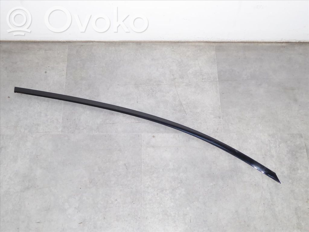 BMW 2 F45 Ramka szyby drzwi przednich 