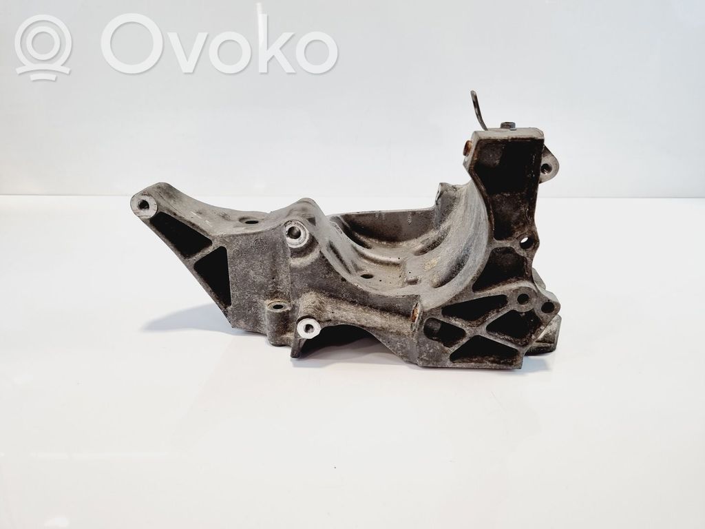BMW 5 F10 F11 Moottorin kiinnikekorvake 