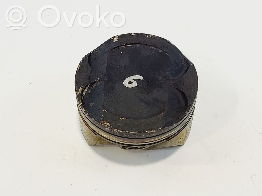 BMW 5 G30 G31 G38 Piston