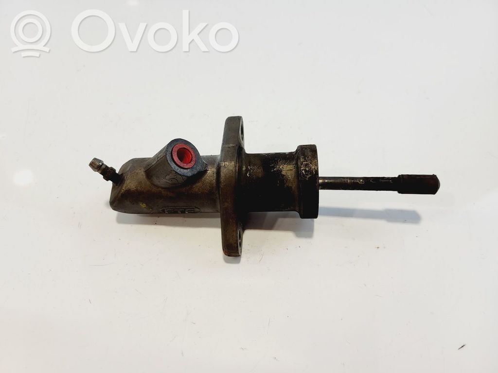 BMW 5 E60 E61 Kytkimen apusylinteri 
