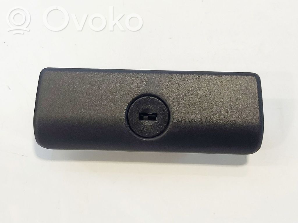 Glove box lock   51168163018,51168163018