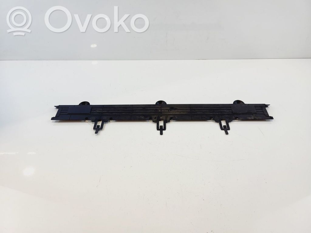 BMW 5 G30 G31 G38 Uchwyt / Mocowanie chłodnicy 