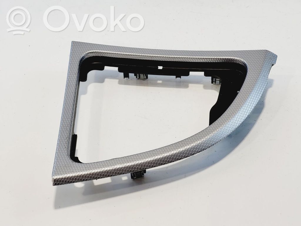 BMW 1 E81 E87 Ātrumu pārslēgšanas sviras dekoratīvā apdare (plastmasas) 