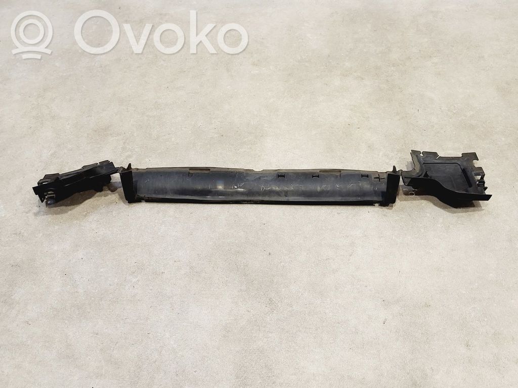 Wlot / Kanał powietrza intercoolera   51747359797,51747359797