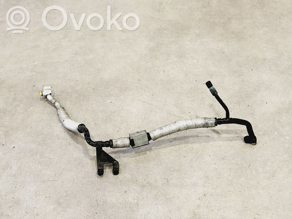 BMW 7 E65 E66 Ilmastointilaitteen putki (A/C) 