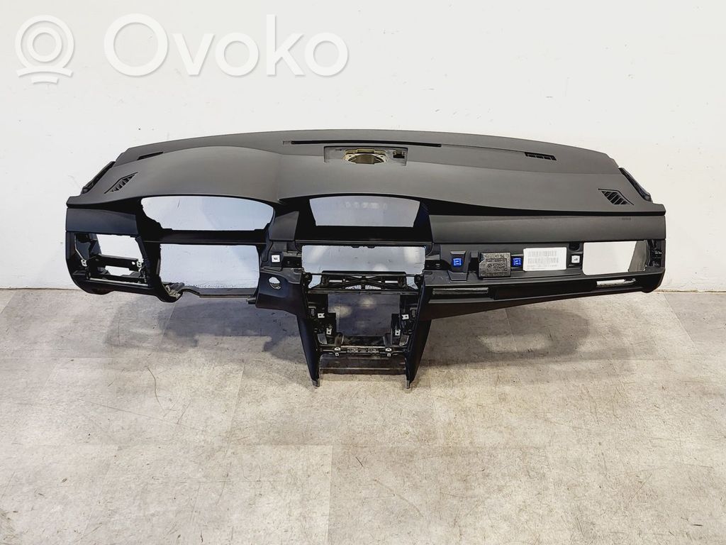 BMW 5 E60 E61 Dashboard 
