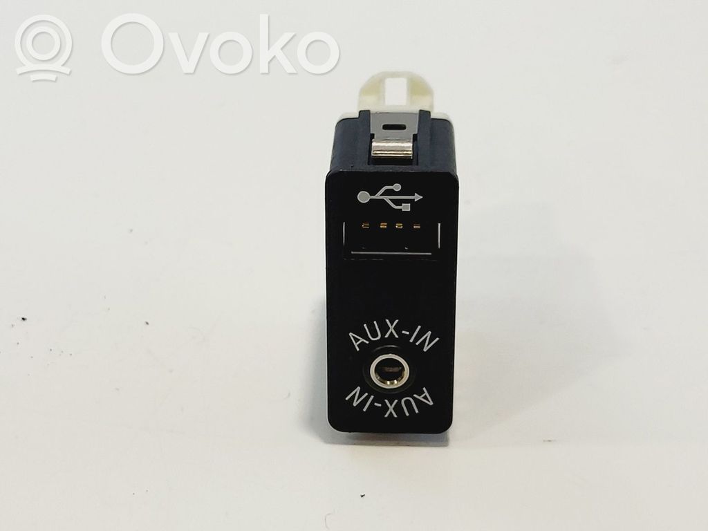 BMW 5 F10 F11 Conector priză AUX 