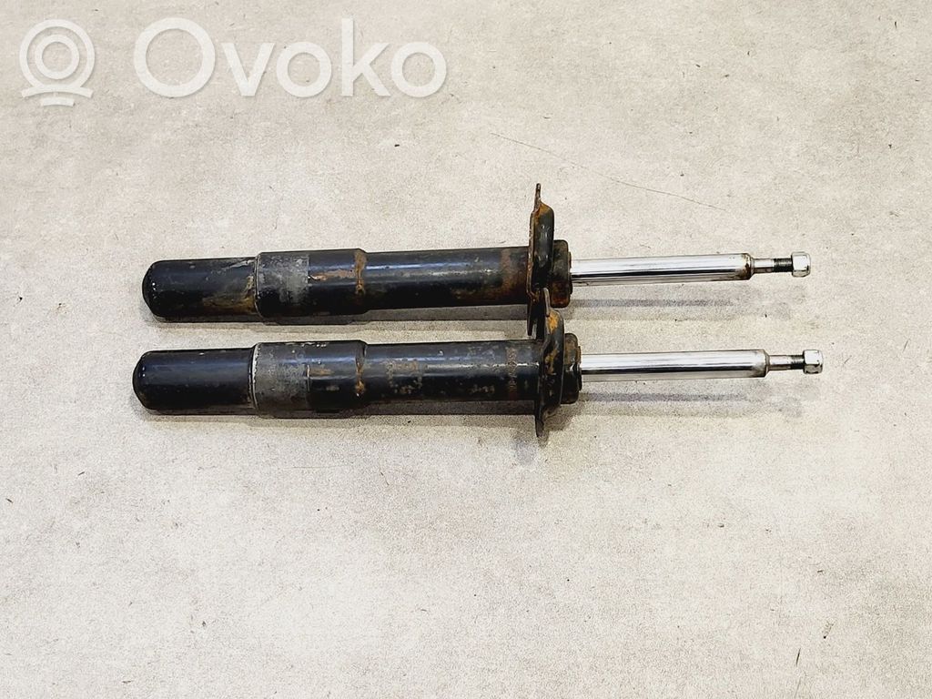 BMW 5 E60 E61 Priekšpusē amortizators ar atsperi 
