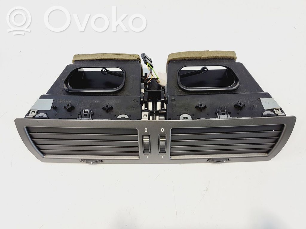BMW 7 E65 E66 Centrinės oro grotelės 