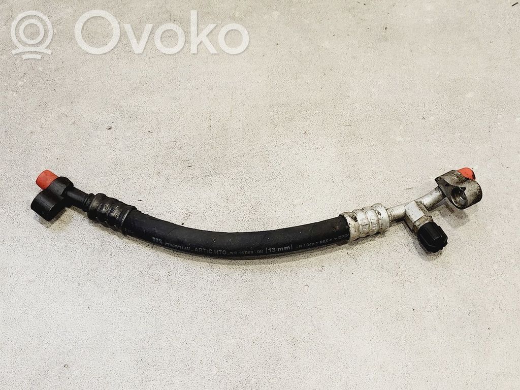BMW 3 E46 Ilmastointilaitteen putki (A/C) 