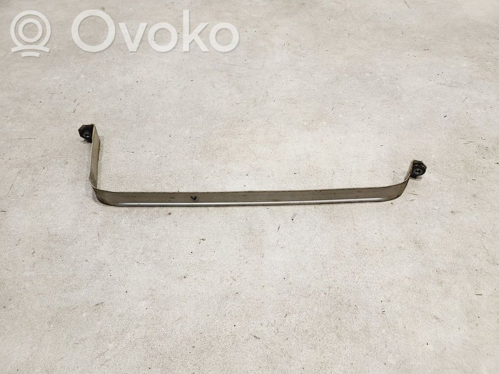BMW 5 E60 E61 Polttoainesäiliön kannake 
