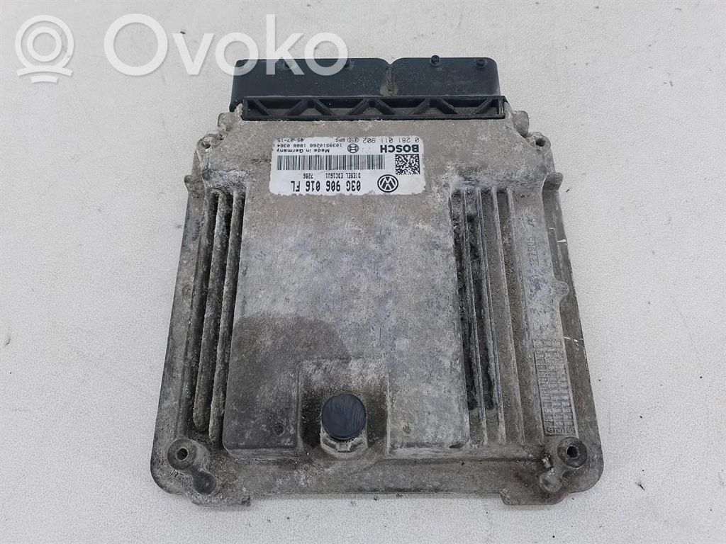 Volkswagen Golf V Engine control unit/module ECU 