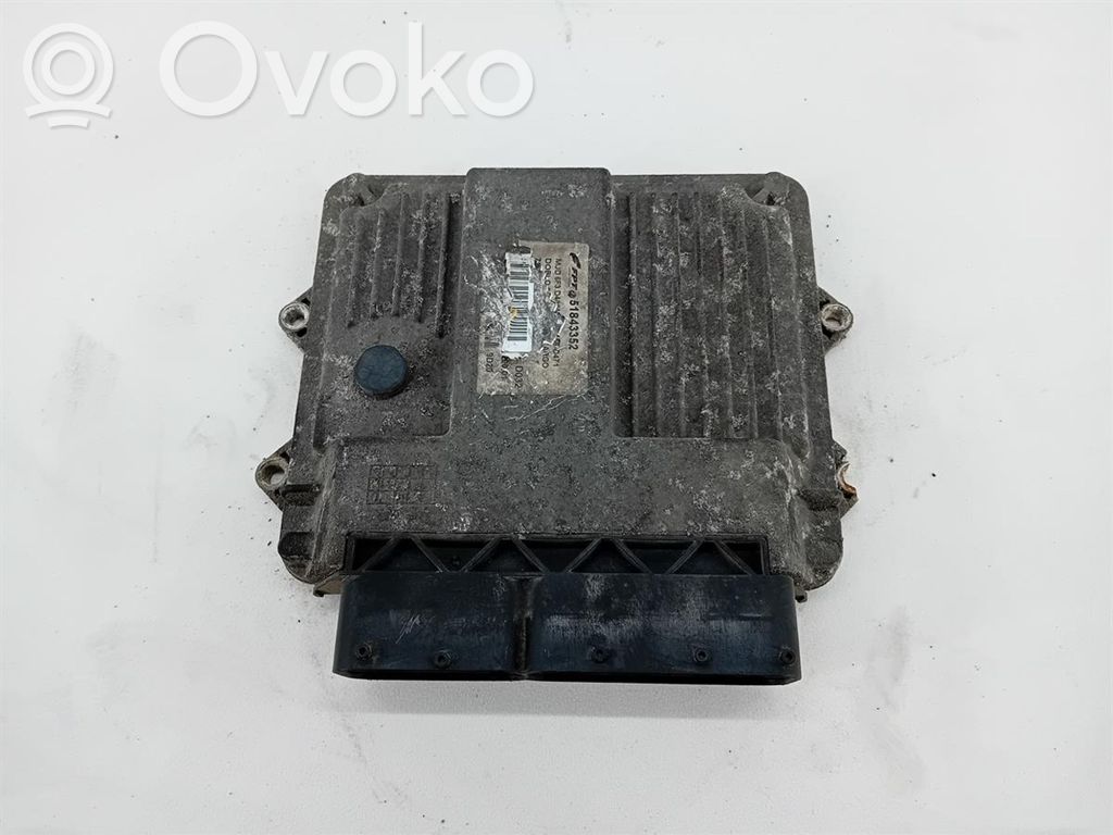 Komputer / Sterownik ECU silnika   51843352