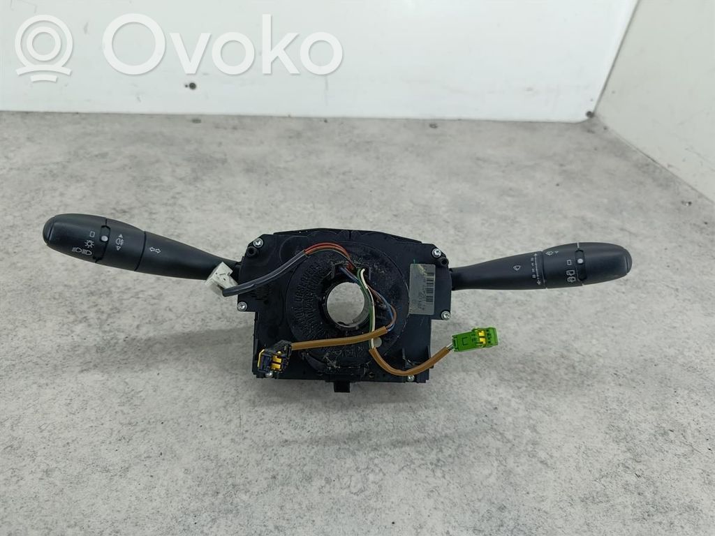 Peugeot 207 Interruptor/palanca de limpiador de luz de giro 