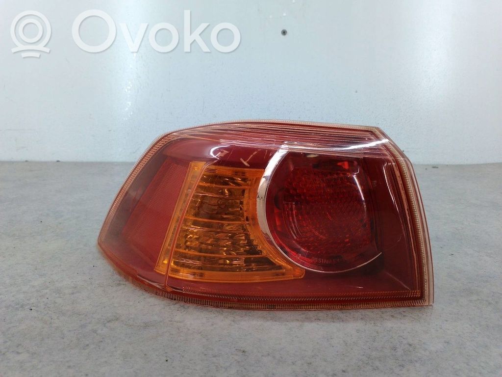 Mitsubishi Lancer Lampă spate în caroserie 