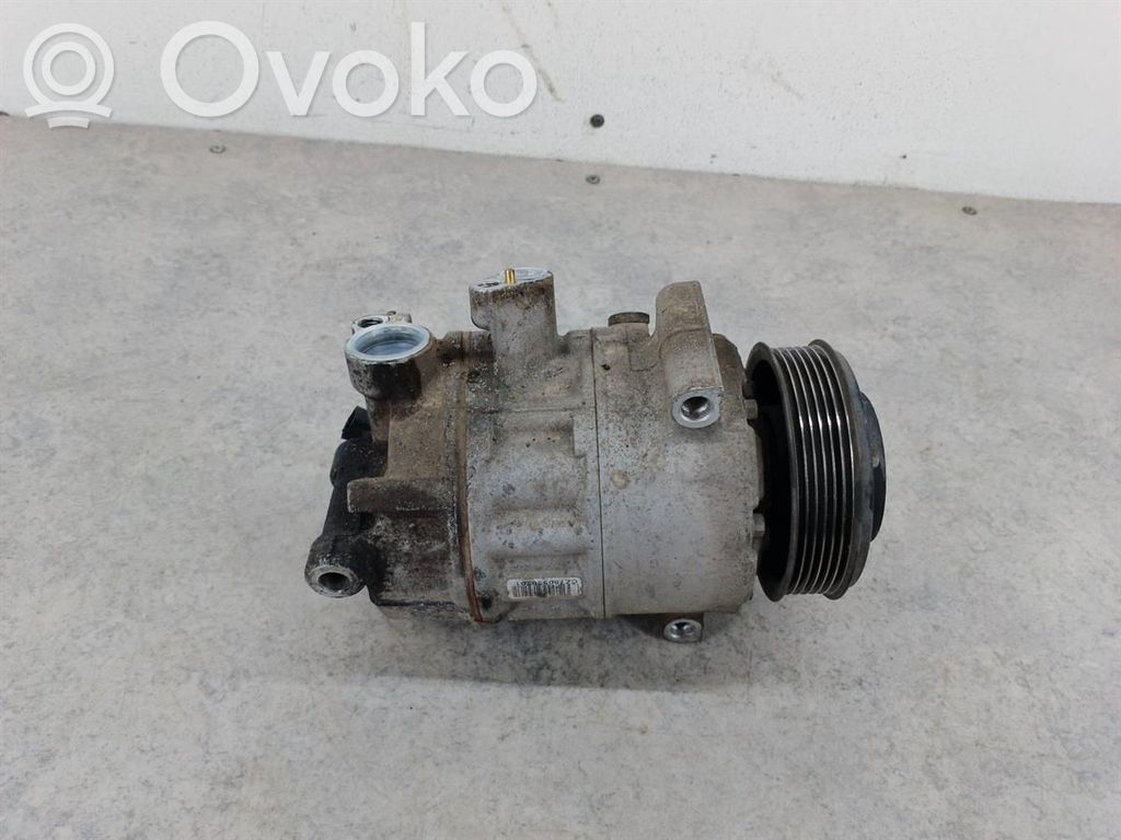 Volkswagen Touran I Air conditioning (A/C) compressor (pump) 