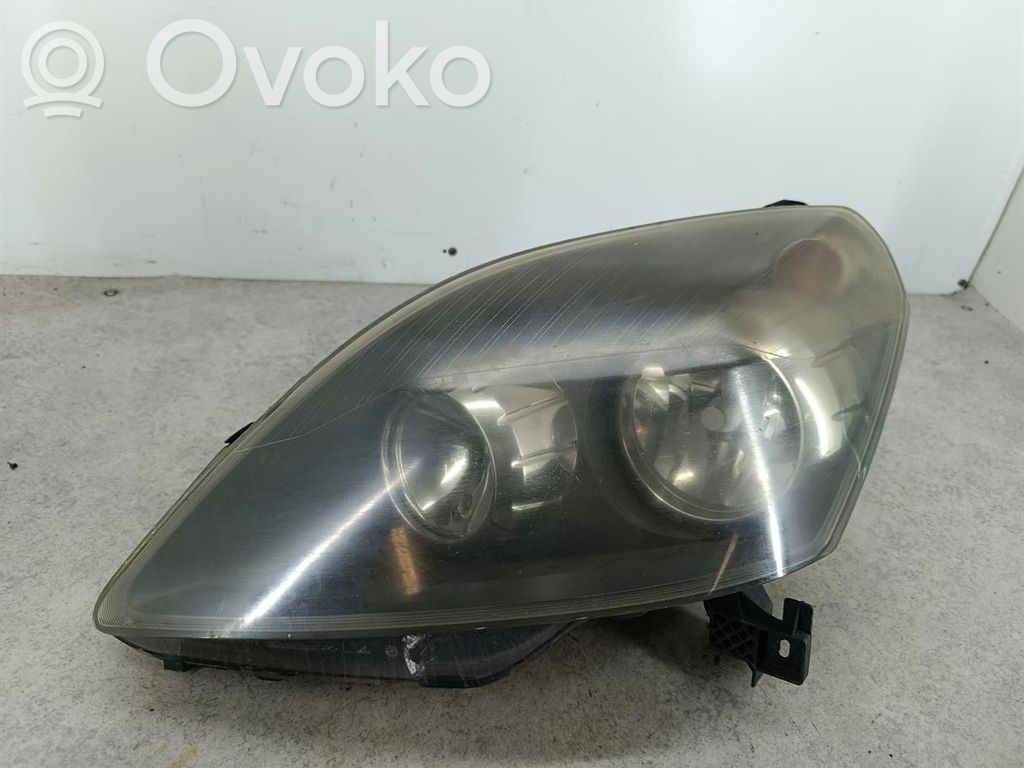 Opel Zafira B Lampa przednia 