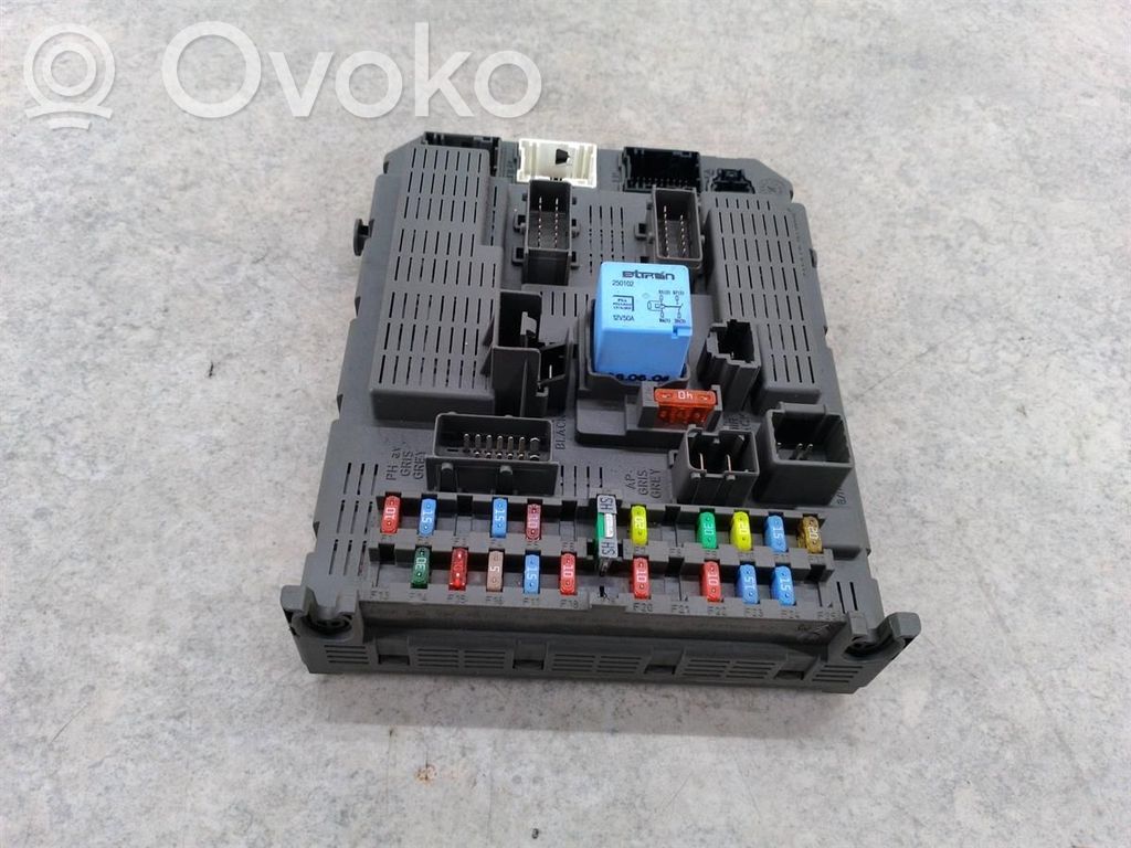 Fiat Ulysse Juego de caja de fusibles 