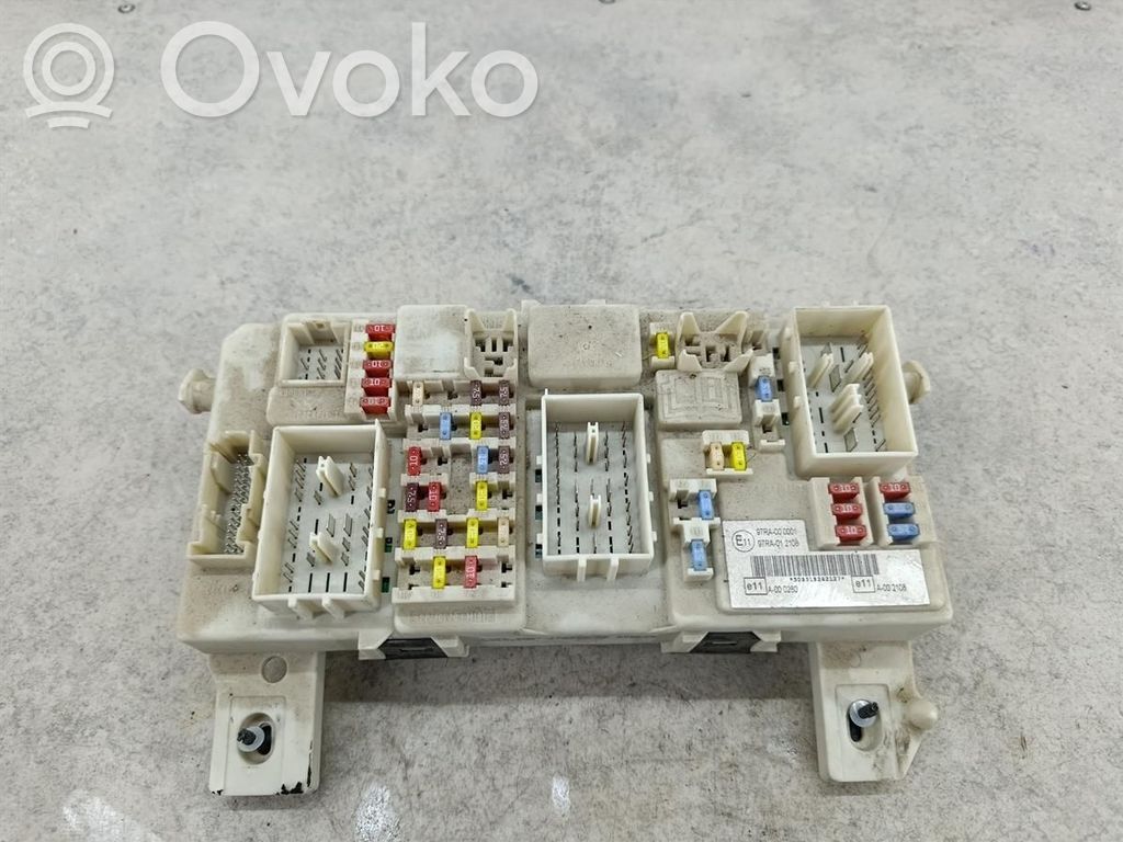 Fuse box set   7M5T14A073CC