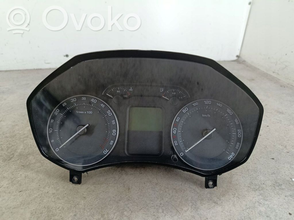 Skoda Octavia Mk2 (1Z) Licznik / Prędkościomierz 