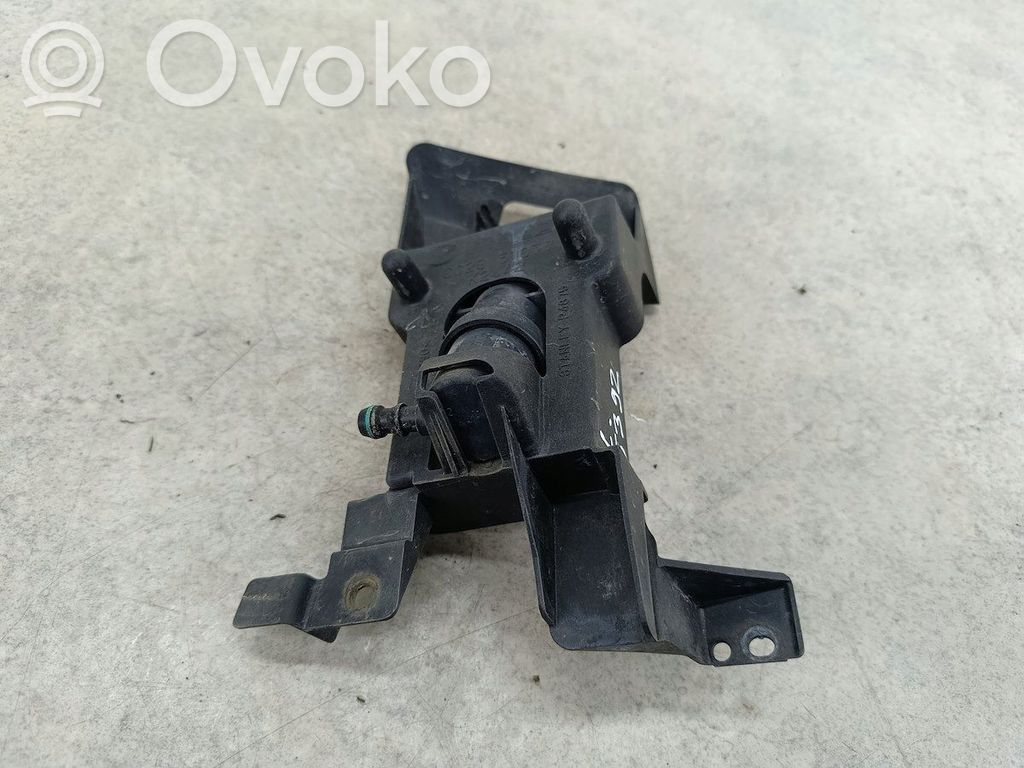 Mazda 5 Headlight washer spray nozzle 