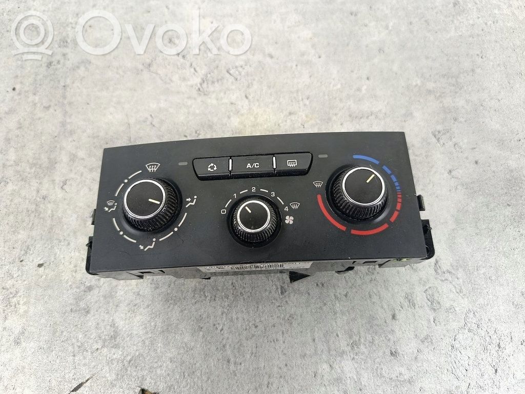 Peugeot 207 Climate control/heater control trim 