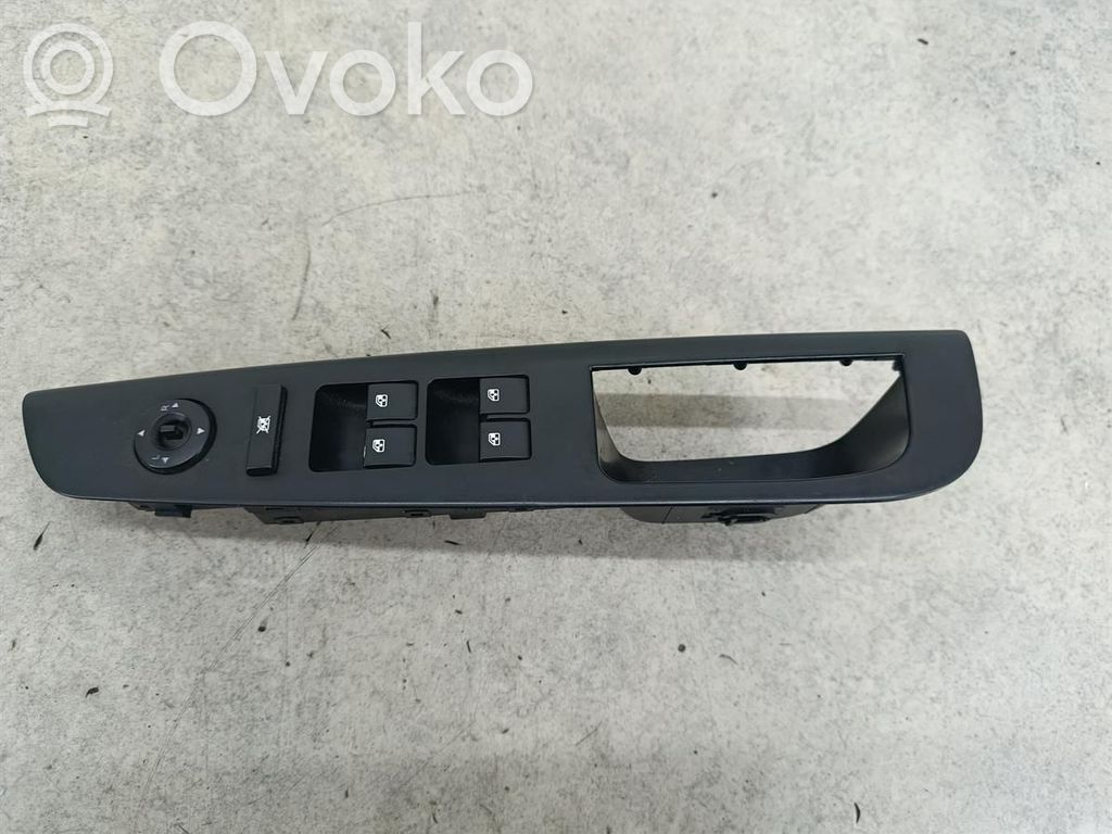 KIA Ceed Quarter vent window switch 