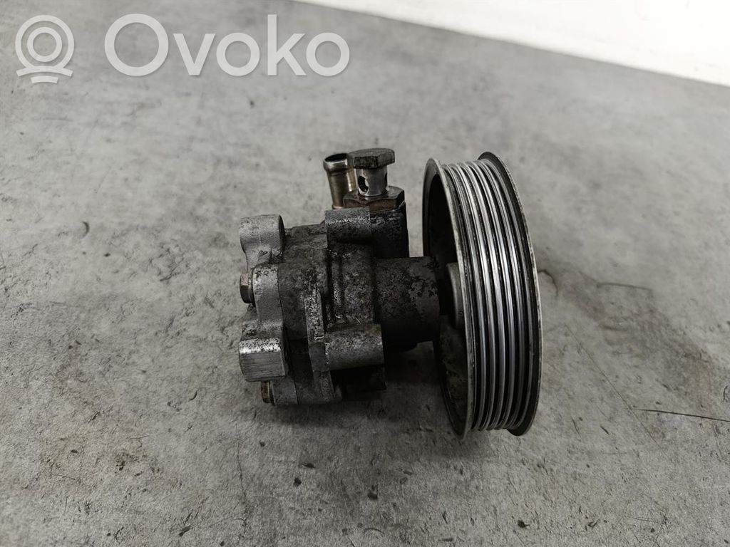 Audi A4 S4 B6 8E 8H Ohjaustehostimen pumppu 
