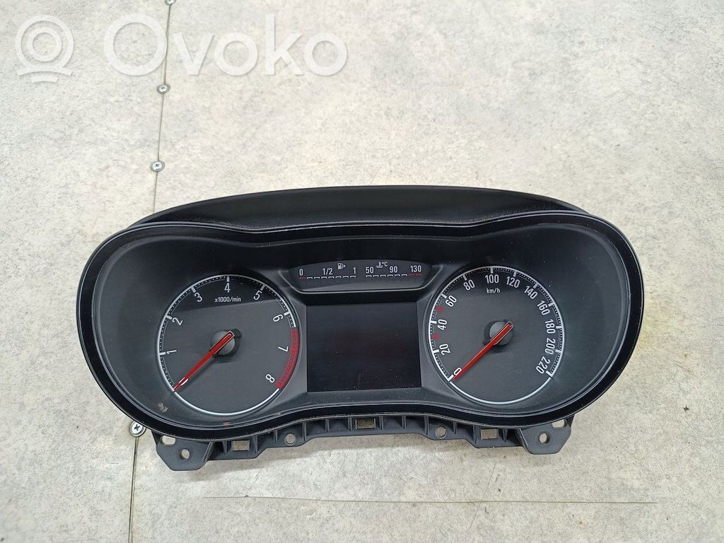 Opel Corsa E Speedometer (instrument cluster) 