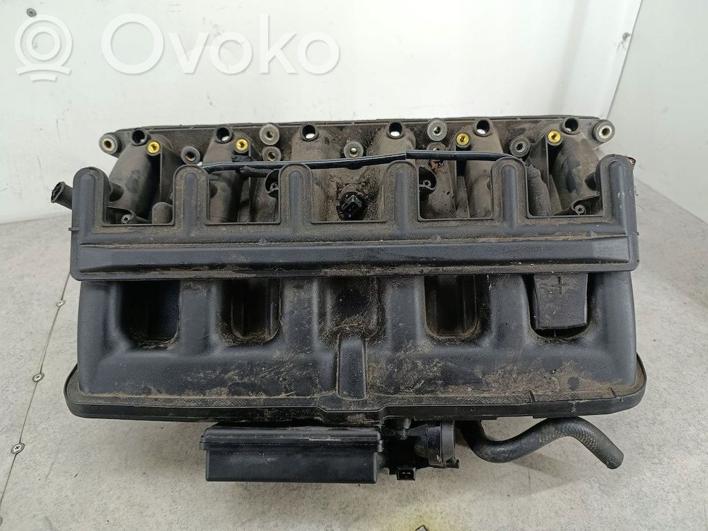 BMW 5 E39 Intake manifold 
