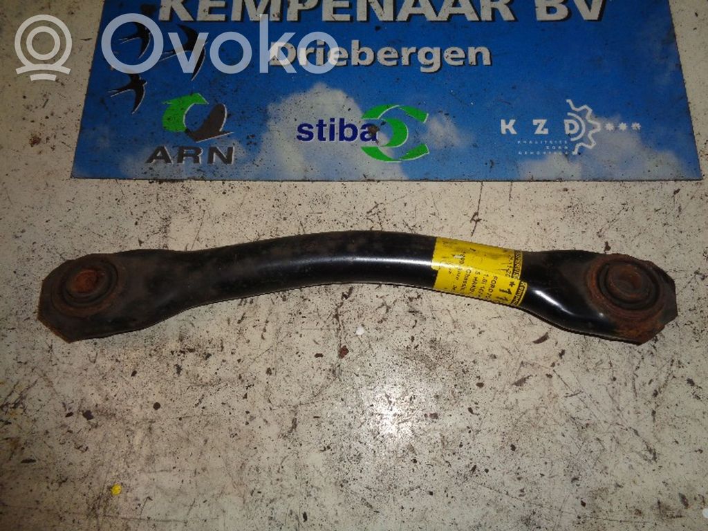 Brazo de suspensión trasero