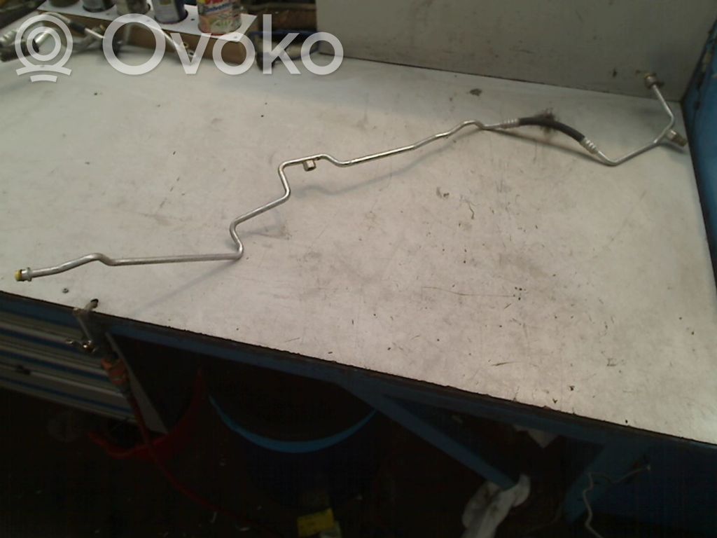 Ilmastointilaitteen putki (A/C)   698287601,698287601,698287601