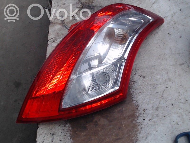 Suzuki Swift II Luz trasera/de freno 