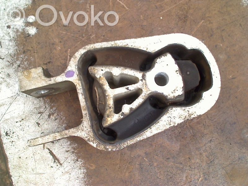 Volvo V70 Engine mount bracket 