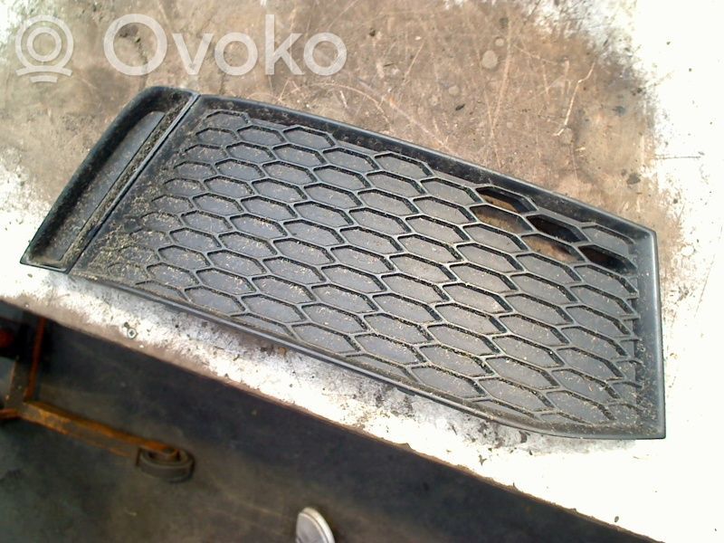 Front bumper lower grill   8XA807682A,8XA807682A