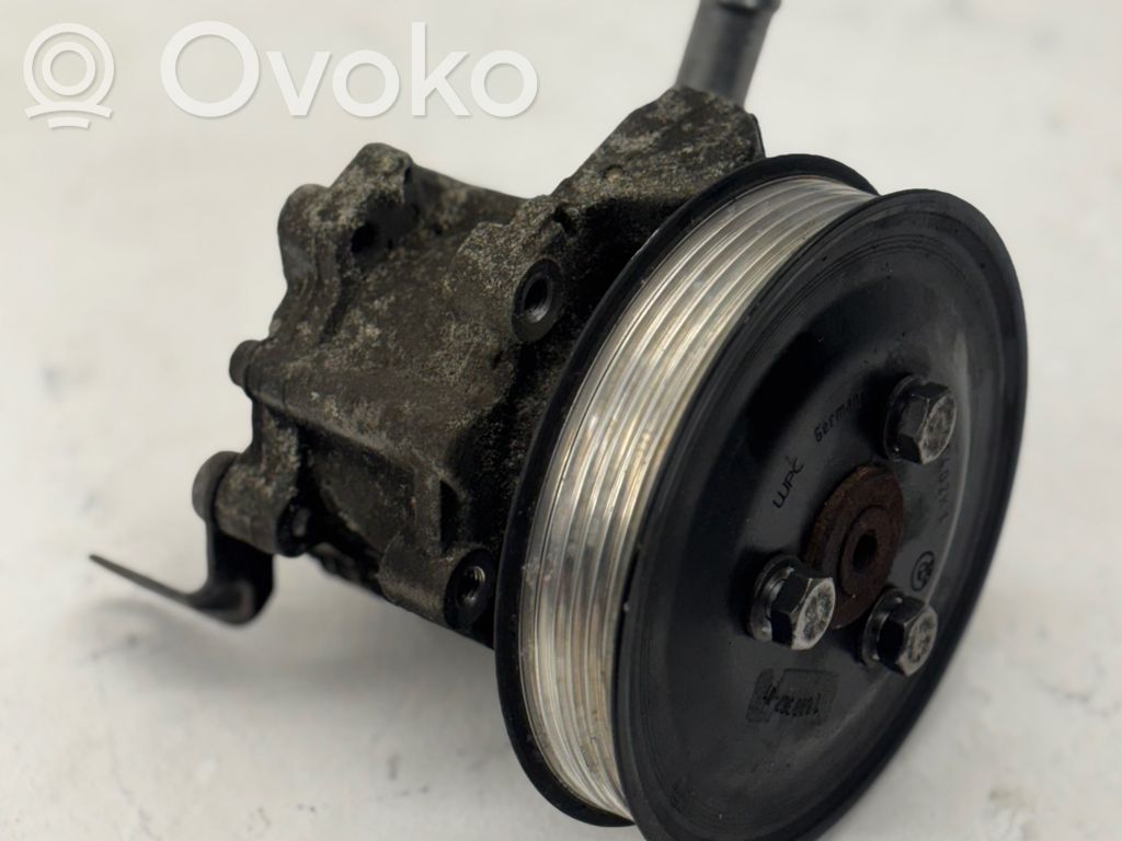 Power steering pump   678045901