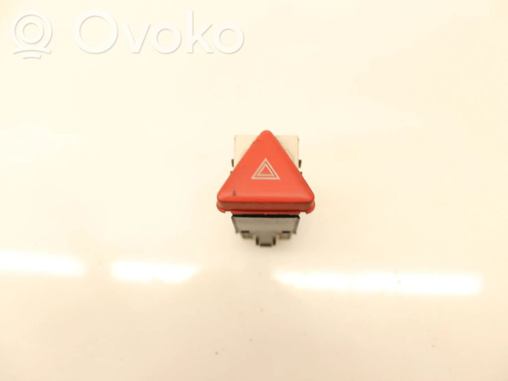 Volkswagen Jetta V Hazard light switch 