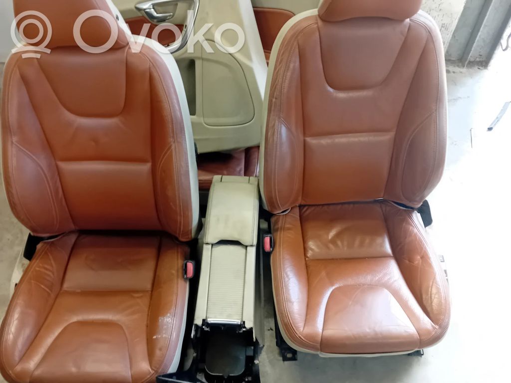 Interior set