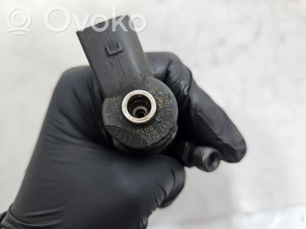 BMW 3 E90 E91 Fuel injector 